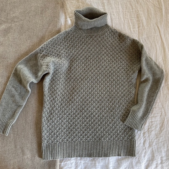 Like New 100% wool designer Demylee Sweater $370 - Picture 6 of 12